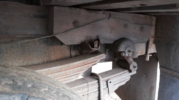 **145,000 บ. ต่อรอง/// 6ล้อ ISUZU KS-100แรง ฝาดำ เครื่องใหม่ เกียร์เดิม ช่วงล่างใหญ่ หน้า115 ท้ายF สโลวกลาง ครบ หัวเก๋งดี สีไม่สวย พ.พาวเวอร์ คัสซีเก็บงานแล้ว แข็งแรง ดี กระบะพื้นไม้คอกเกษตร 4.30ม. ยางหน้า7.50/16 หลัง 8.25/16 สภาพ65-70\% ตามสภาพ พร้อมลุย เ