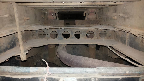 **145,000 บ. ต่อรอง/// 6ล้อ ISUZU KS-100แรง ฝาดำ เครื่องใหม่ เกียร์เดิม ช่วงล่างใหญ่ หน้า115 ท้ายF สโลวกลาง ครบ หัวเก๋งดี สีไม่สวย พ.พาวเวอร์ คัสซีเก็บงานแล้ว แข็งแรง ดี กระบะพื้นไม้คอกเกษตร 4.30ม. ยางหน้า7.50/16 หลัง 8.25/16 สภาพ65-70\% ตามสภาพ พร้อมลุย เ