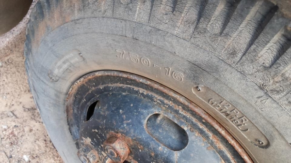 **145,000 บ. ต่อรอง/// 6ล้อ ISUZU KS-100แรง ฝาดำ เครื่องใหม่ เกียร์เดิม ช่วงล่างใหญ่ หน้า115 ท้ายF สโลวกลาง ครบ หัวเก๋งดี สีไม่สวย พ.พาวเวอร์ คัสซีเก็บงานแล้ว แข็งแรง ดี กระบะพื้นไม้คอกเกษตร 4.30ม. ยางหน้า7.50/16 หลัง 8.25/16 สภาพ65-70\% ตามสภาพ พร้อมลุย เ