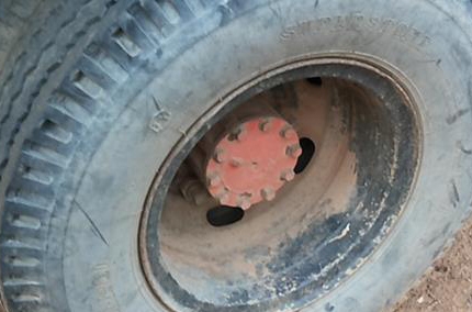 **145,000 บ. ต่อรอง/// 6ล้อ ISUZU KS-100แรง ฝาดำ เครื่องใหม่ เกียร์เดิม ช่วงล่างใหญ่ หน้า115 ท้ายF สโลวกลาง ครบ หัวเก๋งดี สีไม่สวย พ.พาวเวอร์ คัสซีเก็บงานแล้ว แข็งแรง ดี กระบะพื้นไม้คอกเกษตร 4.30ม. ยางหน้า7.50/16 หลัง 8.25/16 สภาพ65-70\% ตามสภาพ พร้อมลุย เ