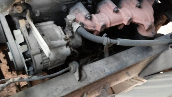 **145,000 บ. ต่อรอง/// 6ล้อ ISUZU KS-100แรง ฝาดำ เครื่องใหม่ เกียร์เดิม ช่วงล่างใหญ่ หน้า115 ท้ายF สโลวกลาง ครบ หัวเก๋งดี สีไม่สวย พ.พาวเวอร์ คัสซีเก็บงานแล้ว แข็งแรง ดี กระบะพื้นไม้คอกเกษตร 4.30ม. ยางหน้า7.50/16 หลัง 8.25/16 สภาพ65-70\% ตามสภาพ พร้อมลุย เ