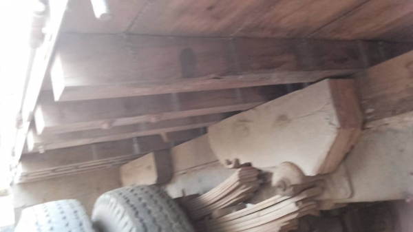 **145,000 บ. ต่อรอง/// 6ล้อ ISUZU KS-100แรง ฝาดำ เครื่องใหม่ เกียร์เดิม ช่วงล่างใหญ่ หน้า115 ท้ายF สโลวกลาง ครบ หัวเก๋งดี สีไม่สวย พ.พาวเวอร์ คัสซีเก็บงานแล้ว แข็งแรง ดี กระบะพื้นไม้คอกเกษตร 4.30ม. ยางหน้า7.50/16 หลัง 8.25/16 สภาพ65-70\% ตามสภาพ พร้อมลุย เ