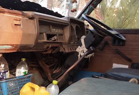 **145,000 บ. ต่อรอง/// 6ล้อ ISUZU KS-100แรง ฝาดำ เครื่องใหม่ เกียร์เดิม ช่วงล่างใหญ่ หน้า115 ท้ายF สโลวกลาง ครบ หัวเก๋งดี สีไม่สวย พ.พาวเวอร์ คัสซีเก็บงานแล้ว แข็งแรง ดี กระบะพื้นไม้คอกเกษตร 4.30ม. ยางหน้า7.50/16 หลัง 8.25/16 สภาพ65-70\% ตามสภาพ พร้อมลุย เ