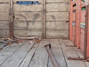 **145,000 บ. ต่อรอง/// 6ล้อ ISUZU KS-100แรง ฝาดำ เครื่องใหม่ เกียร์เดิม ช่วงล่างใหญ่ หน้า115 ท้ายF สโลวกลาง ครบ หัวเก๋งดี สีไม่สวย พ.พาวเวอร์ คัสซีเก็บงานแล้ว แข็งแรง ดี กระบะพื้นไม้คอกเกษตร 4.30ม. ยางหน้า7.50/16 หลัง 8.25/16 สภาพ65-70\% ตามสภาพ พร้อมลุย เ