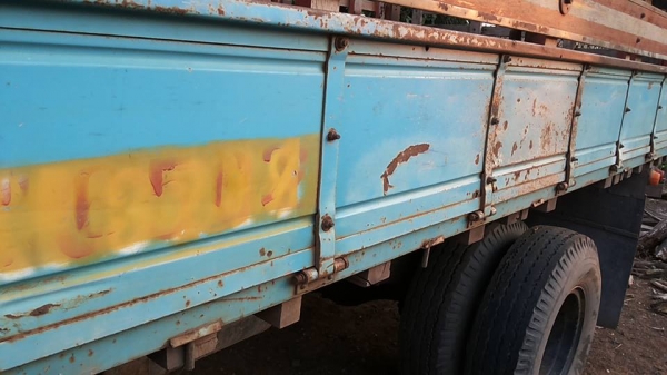 **145,000 บ. ต่อรอง/// 6ล้อ ISUZU KS-100แรง ฝาดำ เครื่องใหม่ เกียร์เดิม ช่วงล่างใหญ่ หน้า115 ท้ายF สโลวกลาง ครบ หัวเก๋งดี สีไม่สวย พ.พาวเวอร์ คัสซีเก็บงานแล้ว แข็งแรง ดี กระบะพื้นไม้คอกเกษตร 4.30ม. ยางหน้า7.50/16 หลัง 8.25/16 สภาพ65-70\% ตามสภาพ พร้อมลุย เ