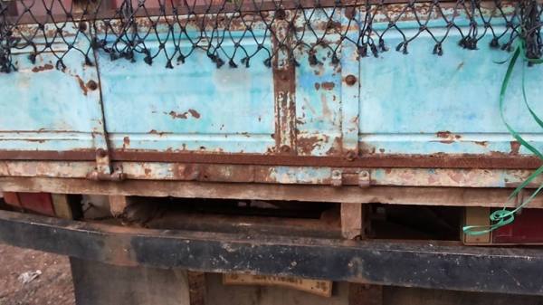 **145,000 บ. ต่อรอง/// 6ล้อ ISUZU KS-100แรง ฝาดำ เครื่องใหม่ เกียร์เดิม ช่วงล่างใหญ่ หน้า115 ท้ายF สโลวกลาง ครบ หัวเก๋งดี สีไม่สวย พ.พาวเวอร์ คัสซีเก็บงานแล้ว แข็งแรง ดี กระบะพื้นไม้คอกเกษตร 4.30ม. ยางหน้า7.50/16 หลัง 8.25/16 สภาพ65-70\% ตามสภาพ พร้อมลุย เ