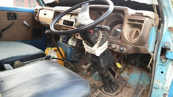 **145,000 บ. ต่อรอง/// 6ล้อ ISUZU KS-100แรง ฝาดำ เครื่องใหม่ เกียร์เดิม ช่วงล่างใหญ่ หน้า115 ท้ายF สโลวกลาง ครบ หัวเก๋งดี สีไม่สวย พ.พาวเวอร์ คัสซีเก็บงานแล้ว แข็งแรง ดี กระบะพื้นไม้คอกเกษตร 4.30ม. ยางหน้า7.50/16 หลัง 8.25/16 สภาพ65-70\% ตามสภาพ พร้อมลุย เ