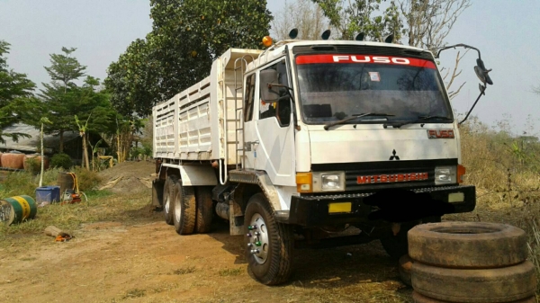 ต้องการขายด่วน  รถบรรทุก 10 ล้อ MITSUBISHI FN527 MA 195  รถบ้านสวย ๆ เจ้าของขายเอง ราคาคุยกันได้นะคะ