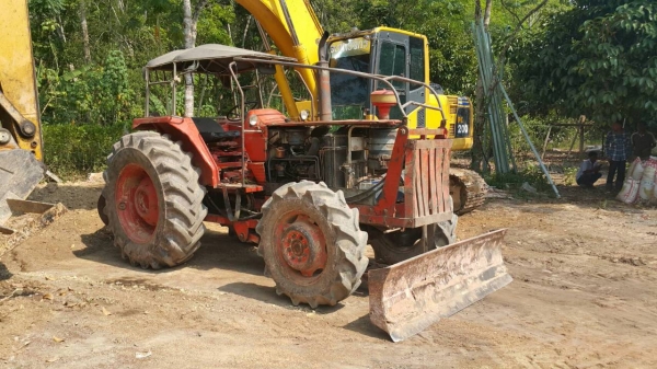 คูโบต้า M8950 ใบมีดดันหน้า 7 จาน เอกสารเล่มทะเบียน ราคา 220,000 บาท มีใครสนใจหาซื้อติดต่อสุขุมตรัง0872836792