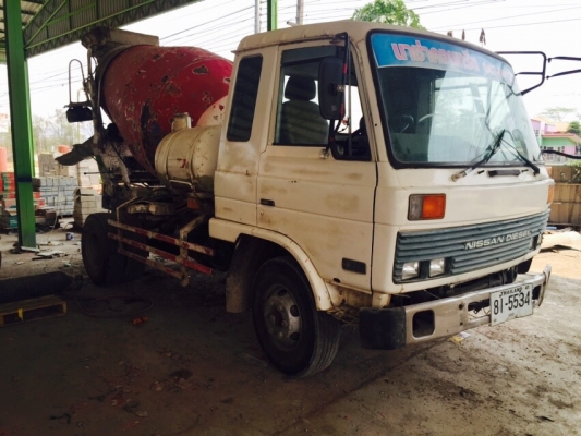 รถโม่ปูน 3คิว