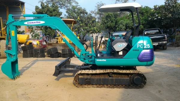 ขายรถขุดแบคโฮ KOMATSU Pc25-รุ่น7E ขนาด25 (คอลโทลน้ำมัน ระบบไว แทรคเหล็ก) รถพร้อมใช้งาน ขายรถขุดแบคโฮ KOMATSU Pc25-รุ่น7E ขนาด25 (คอลโทลน้ำมัน ระบบไว แทรคเหล็ก) รถพร้อมใช้งาน