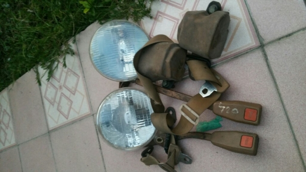 Seat belt ติดรถ bmw 2002 มาครับ
ผมซื้อมา 1000 ขาย 1000 บาทครับ

หลอดไฟหน้าแถมครับ

0834301397
Line: surawat.hant