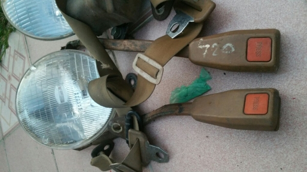 Seat belt ติดรถ bmw 2002 มาครับ
ผมซื้อมา 1000 ขาย 1000 บาทครับ

หลอดไฟหน้าแถมครับ

0834301397
Line: surawat.hant