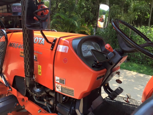 ขายรถไถ Kubota M8540 (4WD) พร้อมดันหน้า ผานบุกเบิกช้าง รถ1100ชั่วโมง พร้อมใช้งานครับ