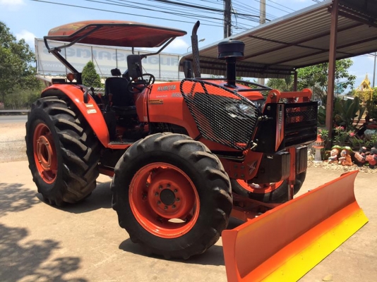 ขายรถไถ Kubota M8540 (4WD) พร้อมดันหน้า ผานบุกเบิกช้าง รถ1100ชั่วโมง พร้อมใช้งานครับ