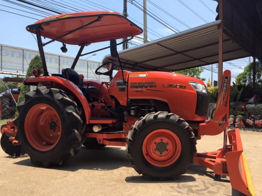 ขายรถไถ Kubota L3608(4WD) พร้อมใบมีดและผานพรวนช้าง รถไร่ เดิมๆ สวยพร้อมใช้งาน