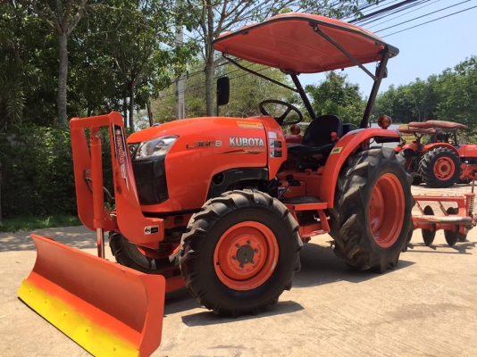 ขายรถไถ Kubota L3608(4WD) พร้อมใบมีดและผานพรวนช้าง รถไร่ เดิมๆ สวยพร้อมใช้งาน
