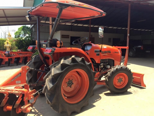 ขายรถไถ Kubota L3608(4WD) พร้อมใบมีดและผานพรวนช้าง รถไร่ เดิมๆ สวยพร้อมใช้งาน