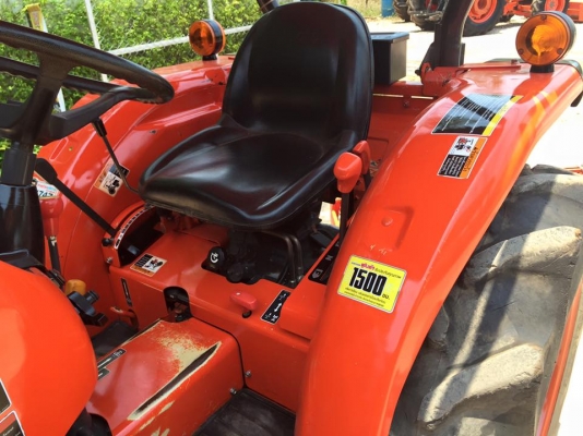 ขายรถไถ Kubota L3608(4WD) พร้อมใบมีดและผานพรวนช้าง รถไร่ เดิมๆ สวยพร้อมใช้งาน
