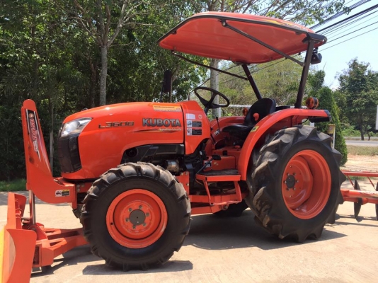 ขายรถไถ Kubota L3608(4WD) พร้อมใบมีดและผานพรวนช้าง รถไร่ เดิมๆ สวยพร้อมใช้งาน