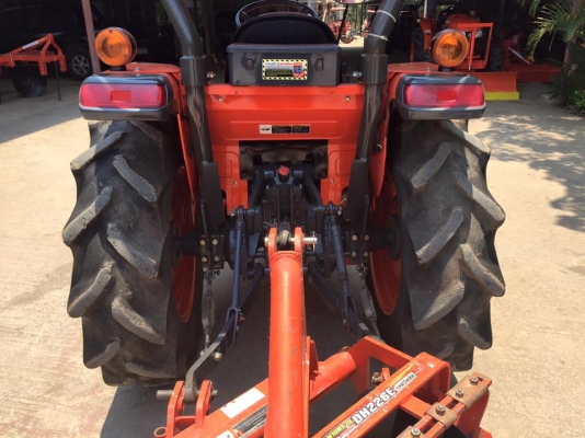 ขายรถไถ Kubota L3608(4WD) พร้อมใบมีดและผานพรวนช้าง รถไร่ เดิมๆ สวยพร้อมใช้งาน