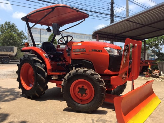 ขายรถไถ Kubota L3608(4WD) พร้อมใบมีดและผานบุกเบิกช้าง รถสวยพร้อมใช้งาน