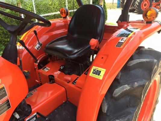 ขายรถไถ Kubota L3608(4WD) พร้อมใบมีดและผานบุกเบิกช้าง รถสวยพร้อมใช้งาน