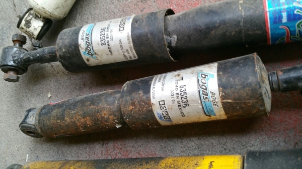 อะไหล่ ช่วงล่าง ติดรถ mustang 67 
ทั้งกอง 5000 บาท

Line: surawat.hant
0834301397