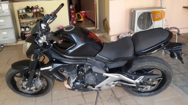 ขายตามสะภาบครับ ER650 N ปี 2013 ทะเบียนพร้อมโอนครับ