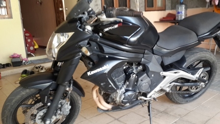 ขายตามสะภาบครับ ER650 N ปี 2013 ทะเบียนพร้อมโอนครับ