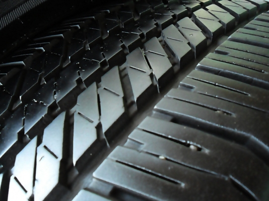 ยาง17กระบะสูง+SUV  บริดสโตน265-65-R17ลงพื้นปลายปี13 (4เส้น 2,900)