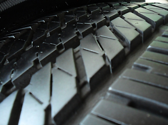 ยาง17กระบะสูง+SUV  บริดสโตน265-65-R17ลงพื้นปลายปี13 (4เส้น 2,900)