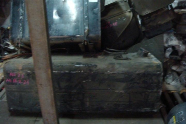 ขายถังน้ำมัน 9ลูก  12000 บาท