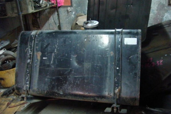 ขายถังน้ำมัน 9ลูก  12000 บาท