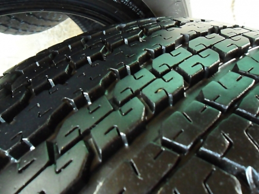 ยาง17กระบะสูง บริดสโตน245-65-R17ลงพื้นปลายปี13 (4เส้น 2,800)