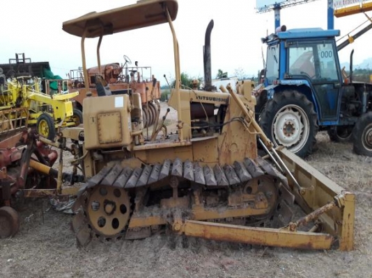 ชมที่พระราม 2 ครับ รถแทรกเตอร์ ดันดิน MITSUBISHI: FA 50 รุ่นแทรคเหล็ก พร้อมโรตารี่