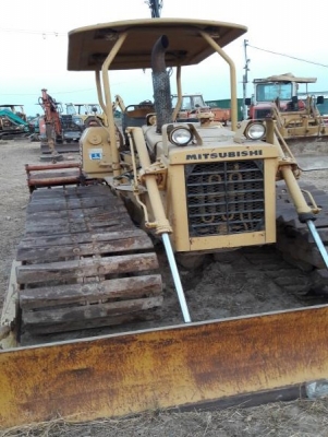 ชมที่พระราม 2 ครับ รถแทรกเตอร์ ดันดิน MITSUBISHI: FA 50 รุ่นแทรคเหล็ก พร้อมโรตารี่