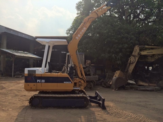 ขายด่วน KOMATSU PC 20-6 สภาพสวยพร้อมทำสี ระบบไว ช่วงล่างสวย พร้อมลงงาน มีเอกสารใบอินวอยและใบซื้อขายของทางร้าน เก่านอกญี่ปุ่นนะจ๊ะ  สนใจติดต่อวัชรัตน์ รุ่งเรืองแทรคเตอร์  ตั้งอยู่ที่ อำเภอพระพุทธบาท จังหวัดสระบุรี โทร:0925768909 หรือ 0965411713