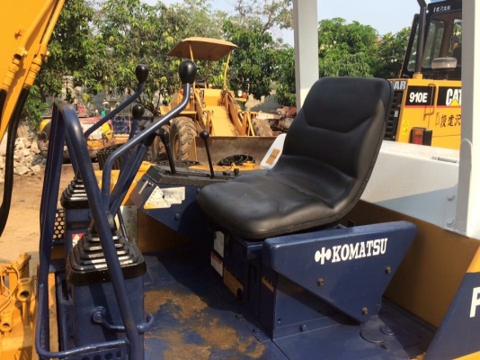 ขายด่วน KOMATSU PC 20-6 สภาพสวยพร้อมทำสี ระบบไว ช่วงล่างสวย พร้อมลงงาน มีเอกสารใบอินวอยและใบซื้อขายของทางร้าน เก่านอกญี่ปุ่นนะจ๊ะ  สนใจติดต่อวัชรัตน์ รุ่งเรืองแทรคเตอร์  ตั้งอยู่ที่ อำเภอพระพุทธบาท จังหวัดสระบุรี โทร:0925768909 หรือ 0965411713