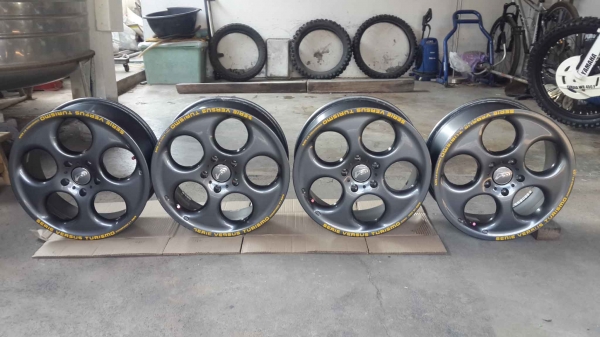 ล้อ Rays แท้ serie versus turismo ลายลูกโม่ สีเทากัล 5 รู 114  หายากครับ