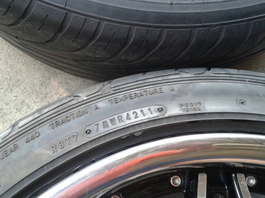 ล้อแม็ก18นิ้ว5รู114 พร้อมยาง สวยๆ 4 ล้อ ราคา 7900 บาท