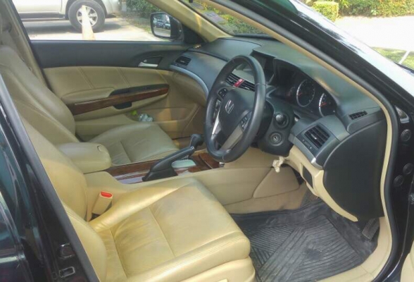 ด่วน รถบ้าน HONDA ACCORD 2.0 i-VTECสวยๆ  ต่อรองได้นิดหน่อย