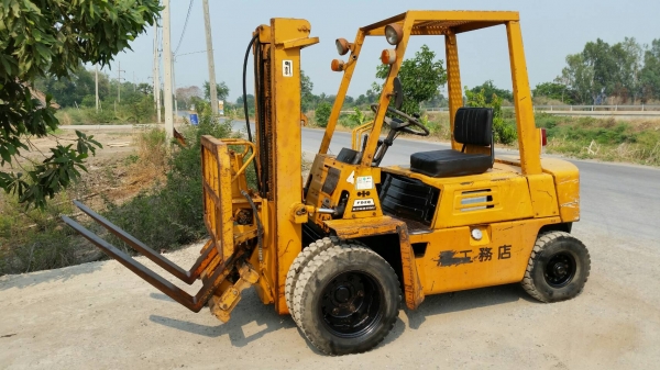 ขายด่วนรถยกKOMATSU FD20-8ดีเซลยก2ตันเสาสูง3เมตรงากะดกได้ยางหน้าคู้รถนอกนำเข้ายังไม่เคยใช้งานในเมืองไทยเลย ขายด่วนรถยกKOMATSU FD20-8ดีเซลยก2ตันเสาสูง3เมตรงากะดกได้ยางหน้าคู้รถนอกนำเข้ายังไม่เคยใช้งานในเมืองไทยเลย