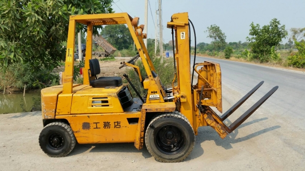 ขายด่วนรถยกKOMATSU FD20-8ดีเซลยก2ตันเสาสูง3เมตรงากะดกได้ยางหน้าคู้รถนอกนำเข้ายังไม่เคยใช้งานในเมืองไทยเลย ขายด่วนรถยกKOMATSU FD20-8ดีเซลยก2ตันเสาสูง3เมตรงากะดกได้ยางหน้าคู้รถนอกนำเข้ายังไม่เคยใช้งานในเมืองไทยเลย