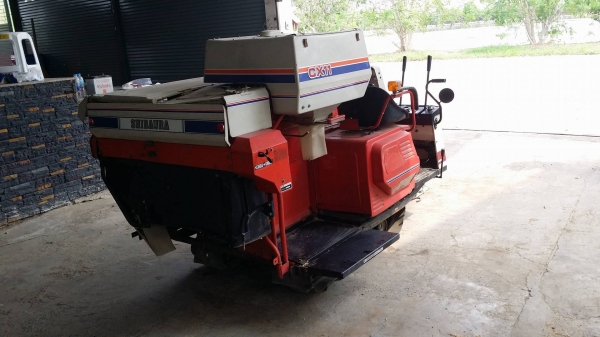 รถเกี่ยวข้าวพร้อมนวดข้าวในตัว แบบนั่งขับ เก่าญี่ปุ่น SHIBAURA  รุ่น CX11 เกี่ยวข้าว 2 แถว สภาพดี เครื่องยนต์ดีเซล