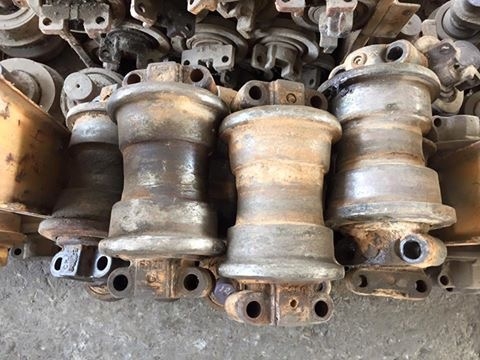 โรลเลอร์รถขุด CAT 320 เก่าญี่ปุ่น ราคา 2,000 บาท โรลเลอร์รถขุด CAT 320 เก่าญี่ปุ่น ราคา 2,000 บาท