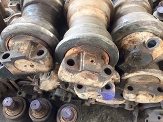 โรลเลอร์รถขุด CAT 320 เก่าญี่ปุ่น ราคา 2,000 บาท โรลเลอร์รถขุด CAT 320 เก่าญี่ปุ่น ราคา 2,000 บาท