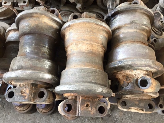 โรลเลอร์รถขุด CAT 320 เก่าญี่ปุ่น ราคา 2,000 บาท โรลเลอร์รถขุด CAT 320 เก่าญี่ปุ่น ราคา 2,000 บาท