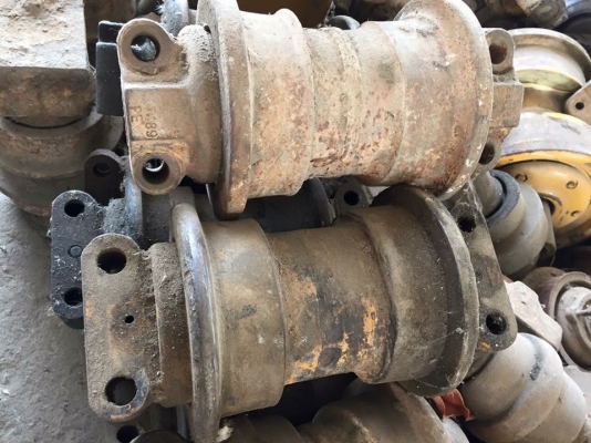 โรลเลอร์รถขุด CAT 312 เก่าญี่ปุ่น ราคา 2,000 บาท โรลเลอร์รถขุด CAT 312 เก่าญี่ปุ่น ราคา 2,000 บาท
