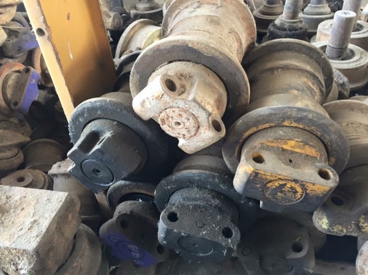 โรลเลอร์รถขุด CAT 312 เก่าญี่ปุ่น ราคา 2,000 บาท โรลเลอร์รถขุด CAT 312 เก่าญี่ปุ่น ราคา 2,000 บาท